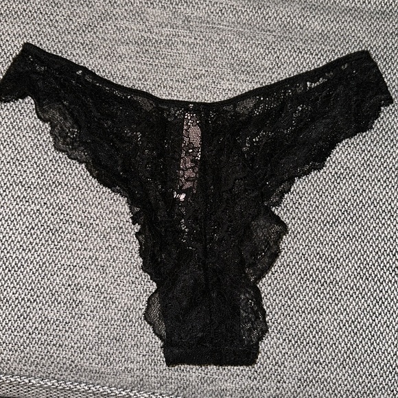 VS Brazilian panties - Picture 1 of 4